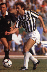 Sergey Aleinikov (Juventus, 1990)